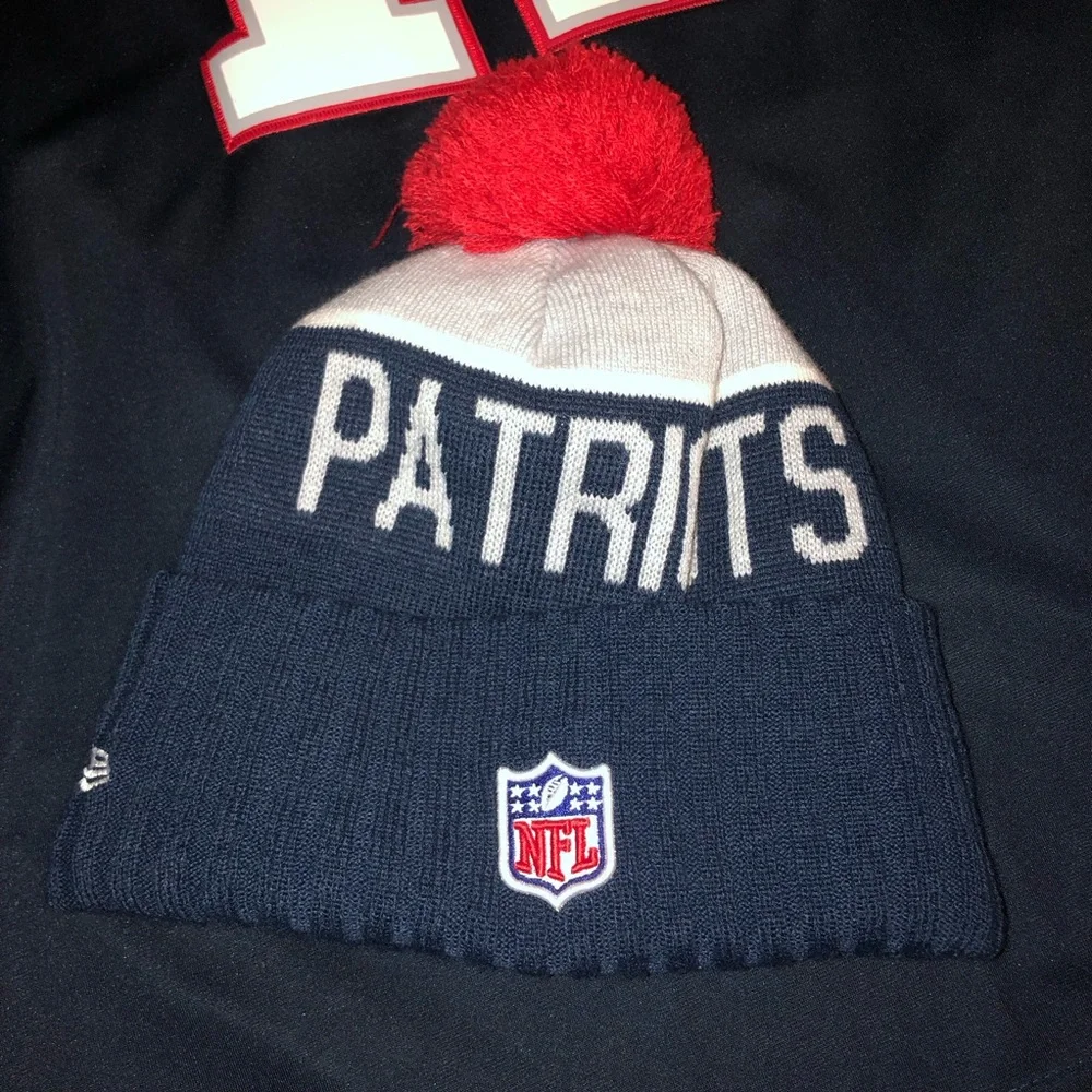 Tom Brady. New England Patriots NFL Jersey and New Era Beanie. Size XXL. - Picture 4 of 15